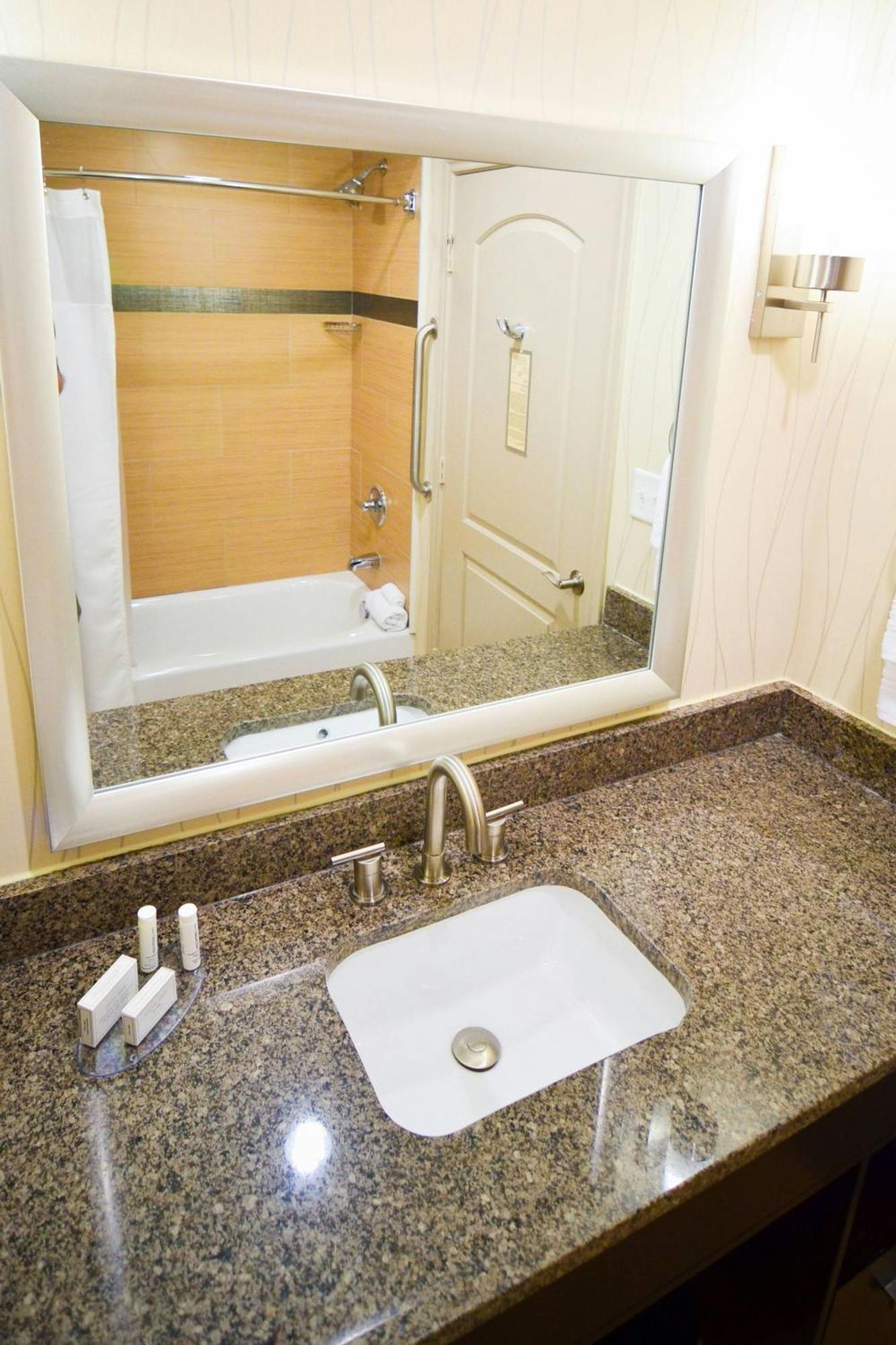 Fairfield Inn And Suites By Marriott North Spring Ngoại thất bức ảnh